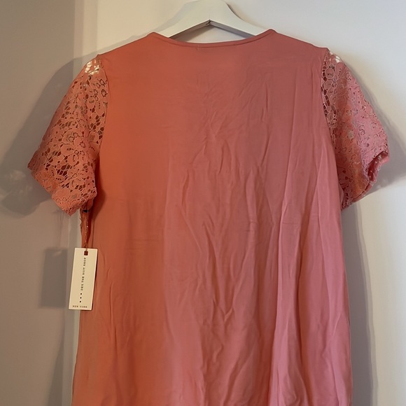 NWT. peach lace detailed tshirt. - Picture 5 of 5